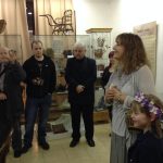 Galeristin, Frau Katerina Ebelova diskutiert